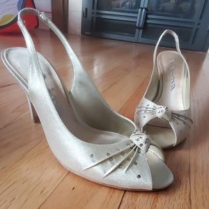 Nina gold heel dress shoes